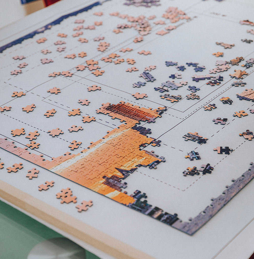 Jigsaw pieces photo by Bianca Ackermann on Unsplash